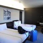 hotel_room
