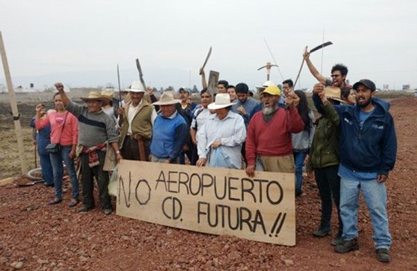 2016 Anti-Airport Protests (Image: La Jornada/Javier Salinas)